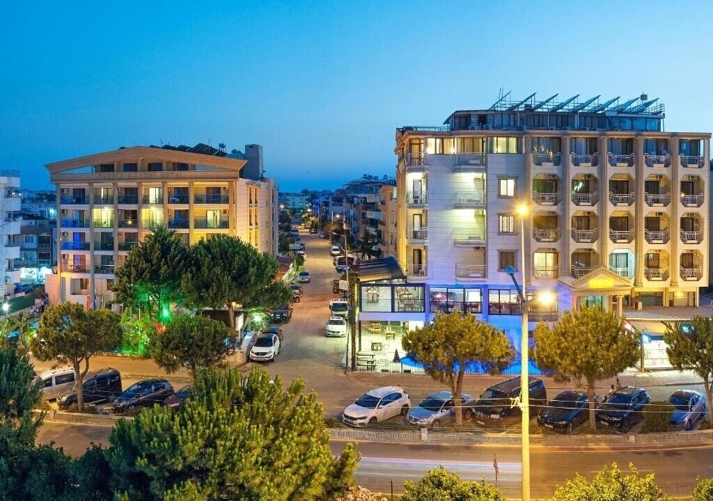 Готель Temple Hotel 3*