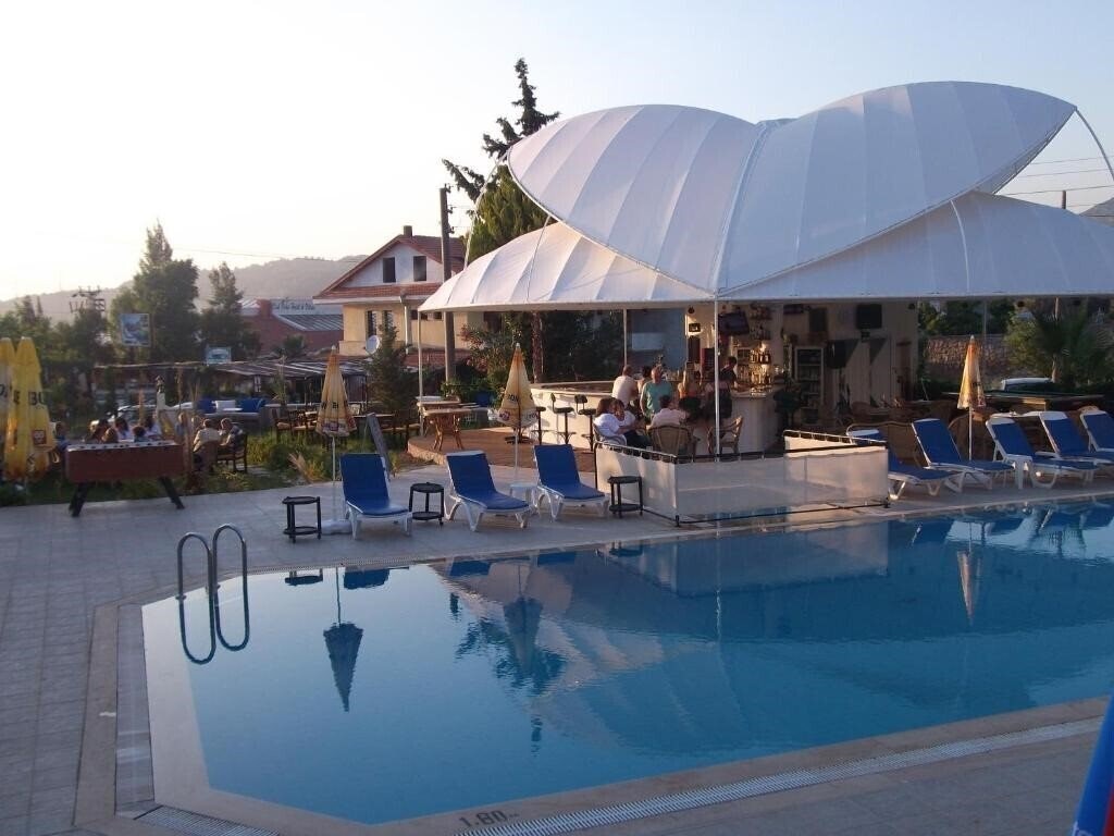 Фото Ant Apart Hotel 3*