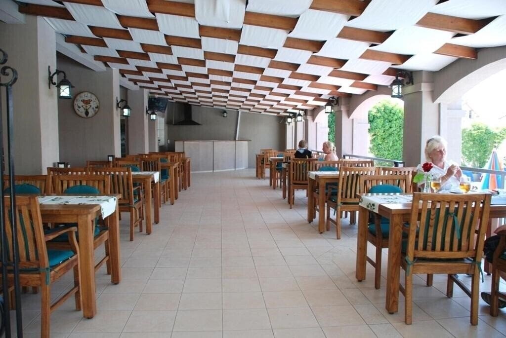 Фотографія Ant Apart Hotel 3*