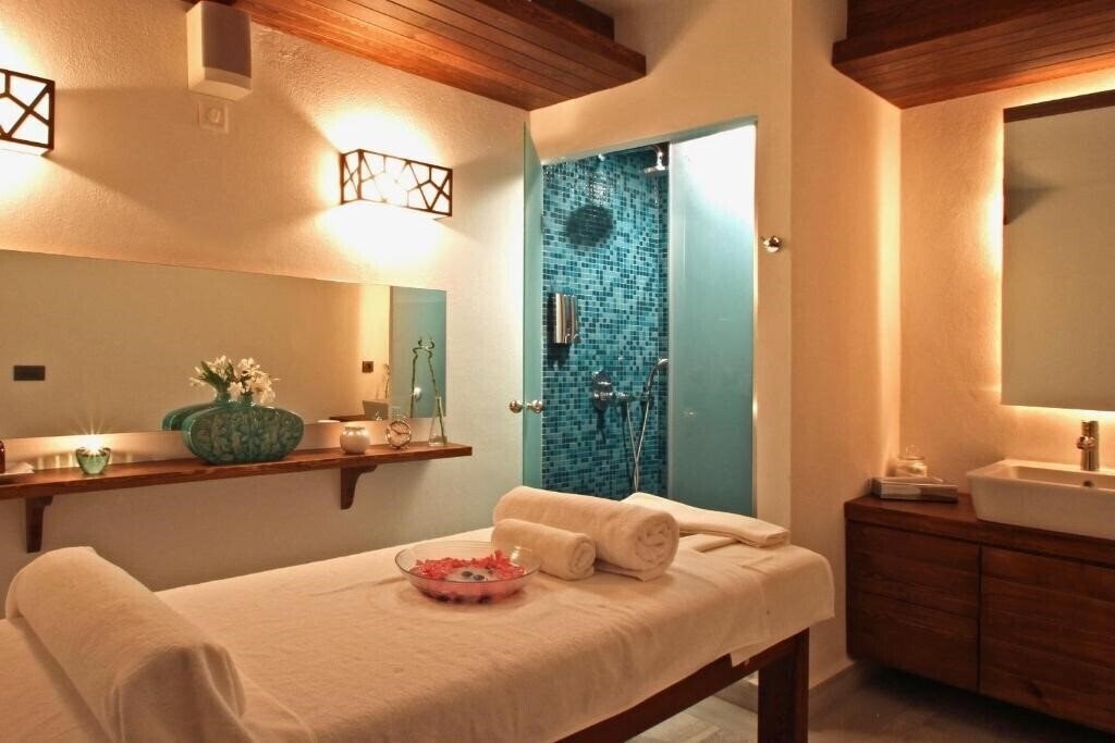 Фотографія Montana Pine Resort 4*