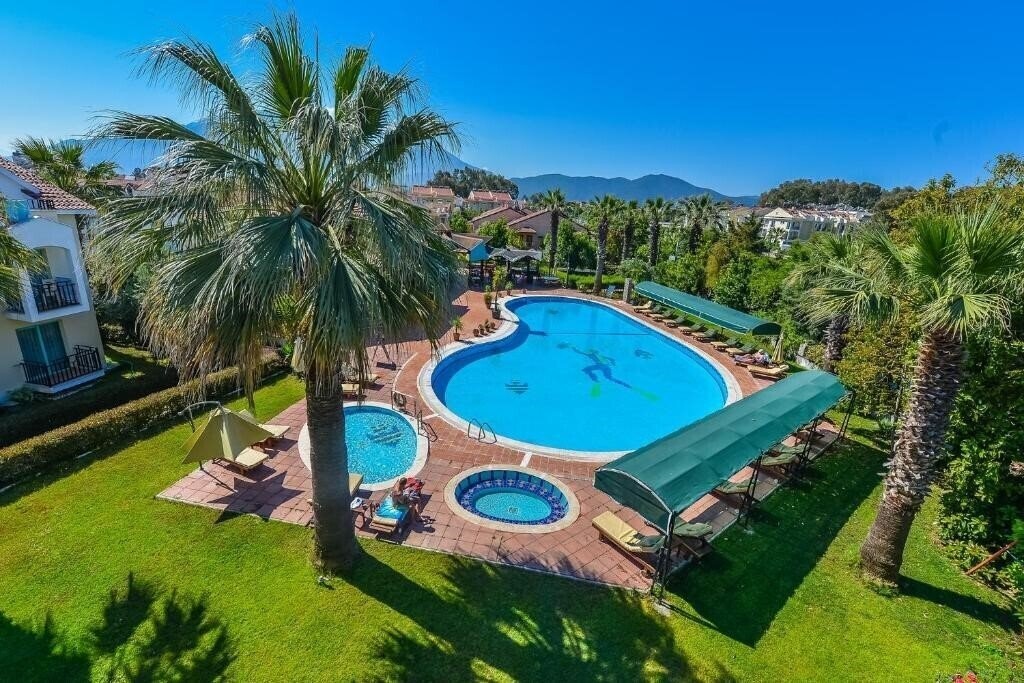 Отель Rebin Beach 3*