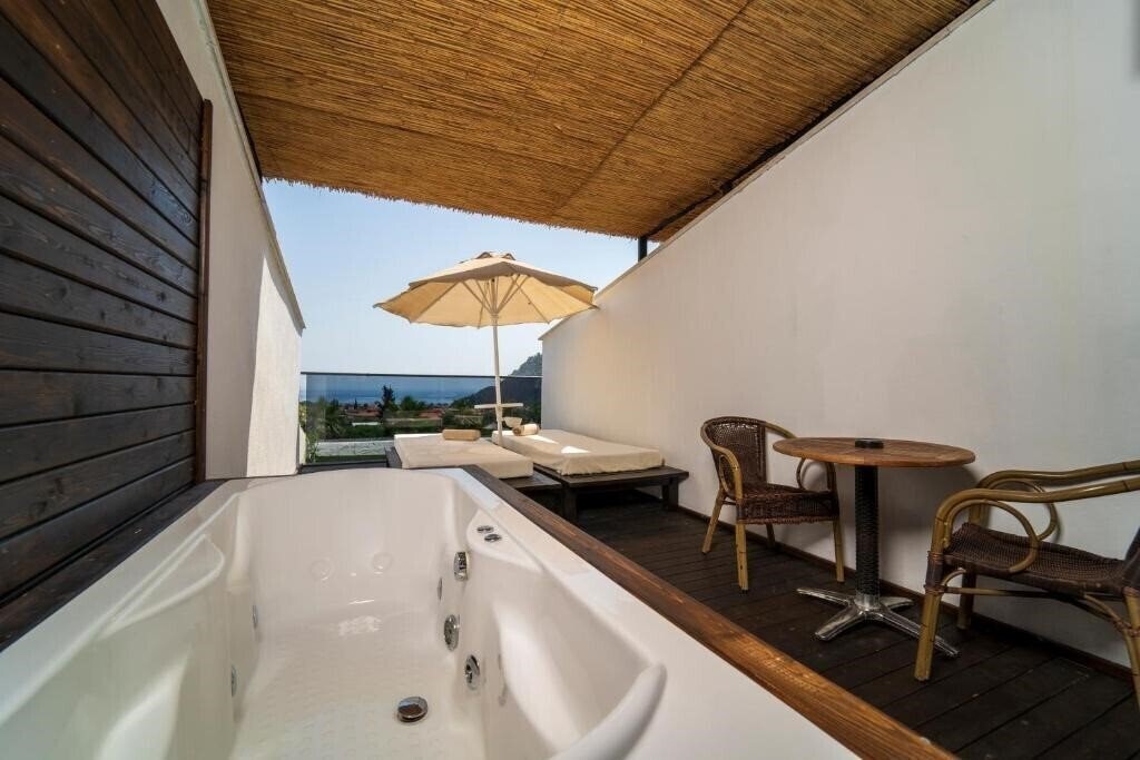 Фотография Manaspark Deluxe Hotel (ex. Manaspark Oludeniz) 4*