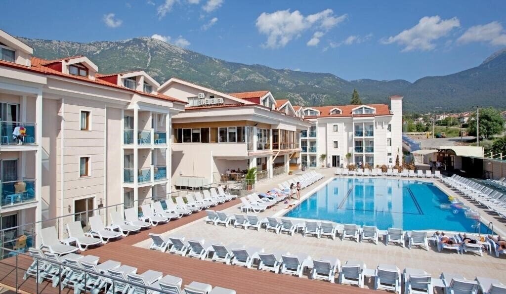 Готель Aes Club Hotel 4*