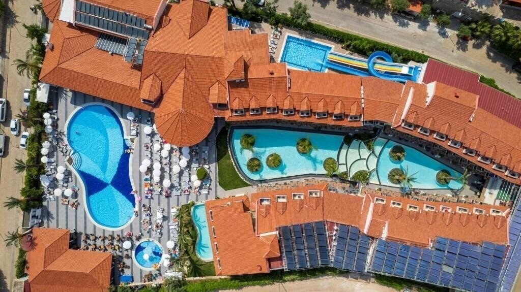 Отель Montebello Resort Hotel 4*