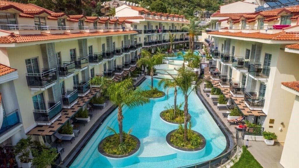 Отель Montebello Resort Hotel 4*