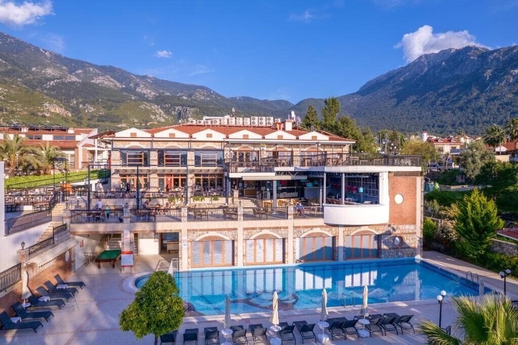 Изображение Orka World Hotel & Aquapark (ex. Orka World Hotel With Aqua Park, Orka World Hotel & Thema Park) 4*