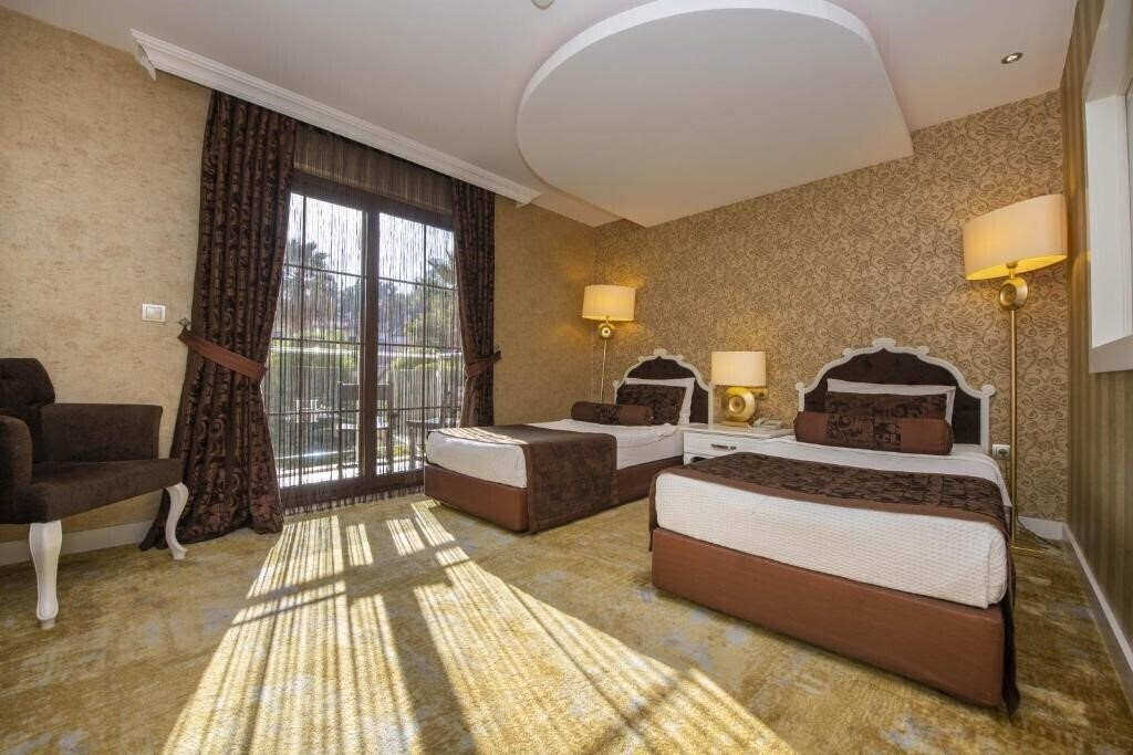 Отель Han Deluxe Boutique Hotel 4*