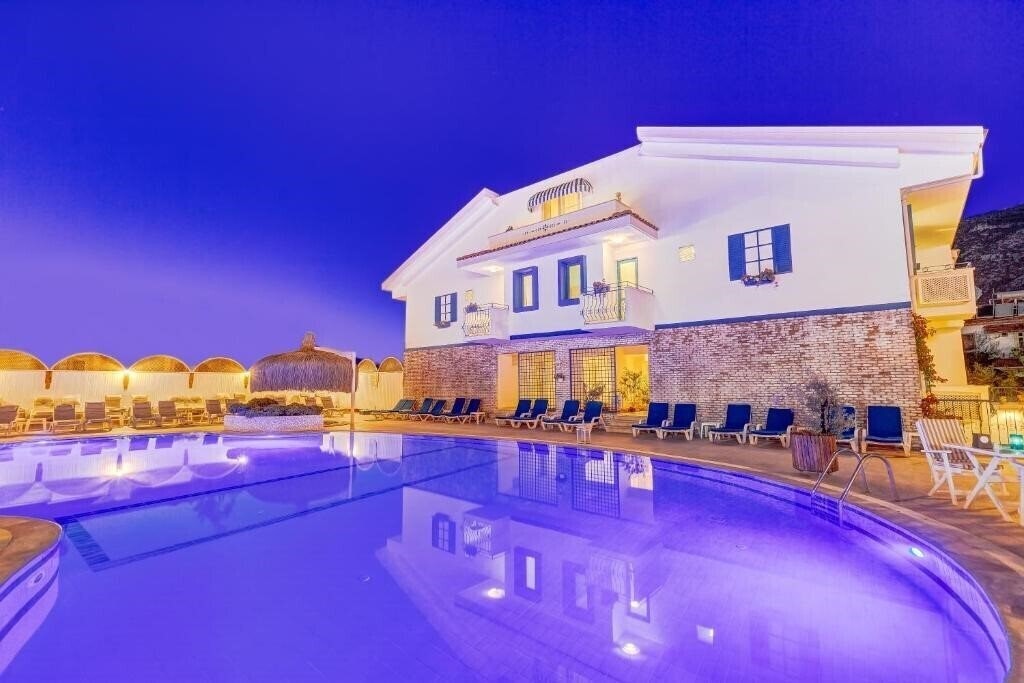 Готель Monta Verde Hotel & Villas 3*