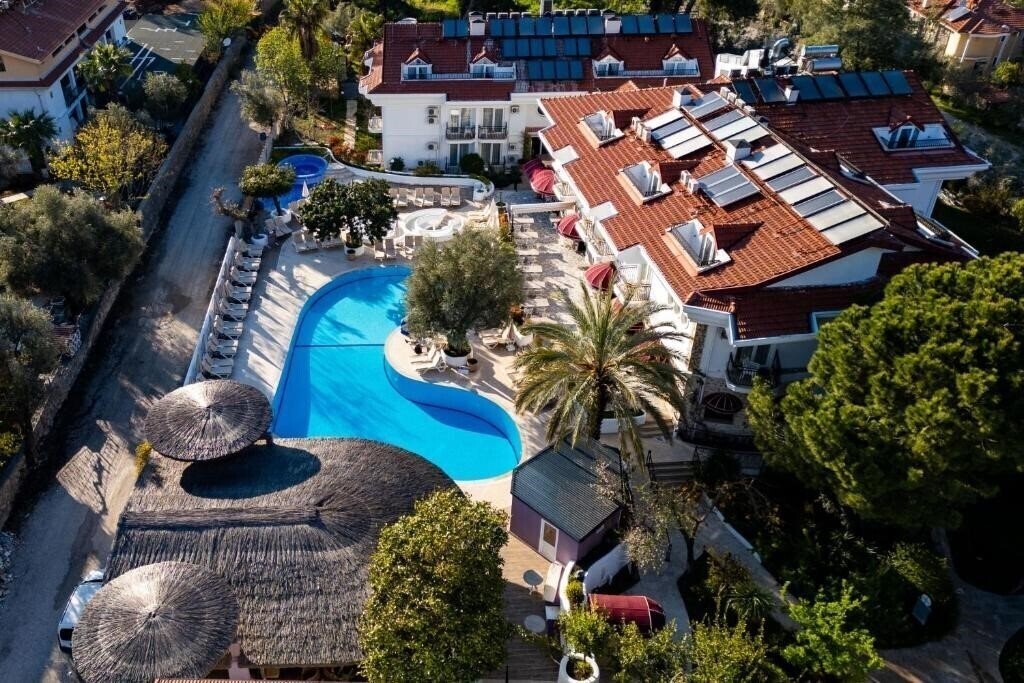 Фото The PineHill Hotel & Suites 3*