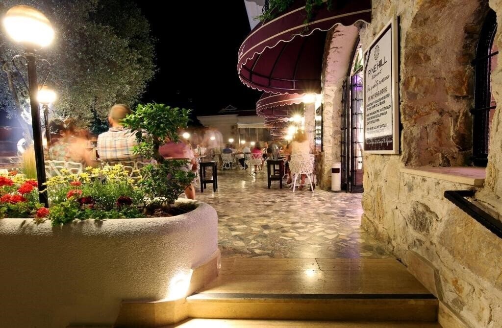 Изображение The PineHill Hotel & Suites 3*