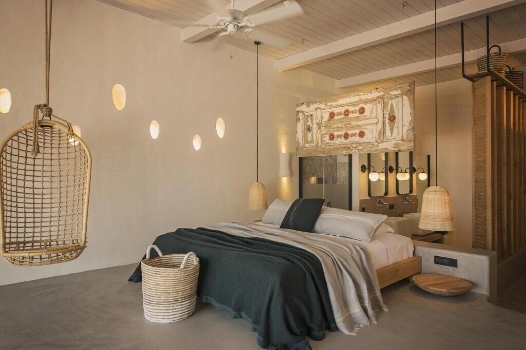 Готель Yacht Boheme Hotel 4*