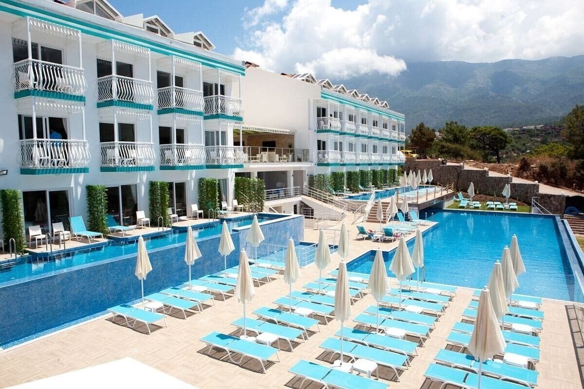 Готель Ramada By Whyndham Oludeniz 4*