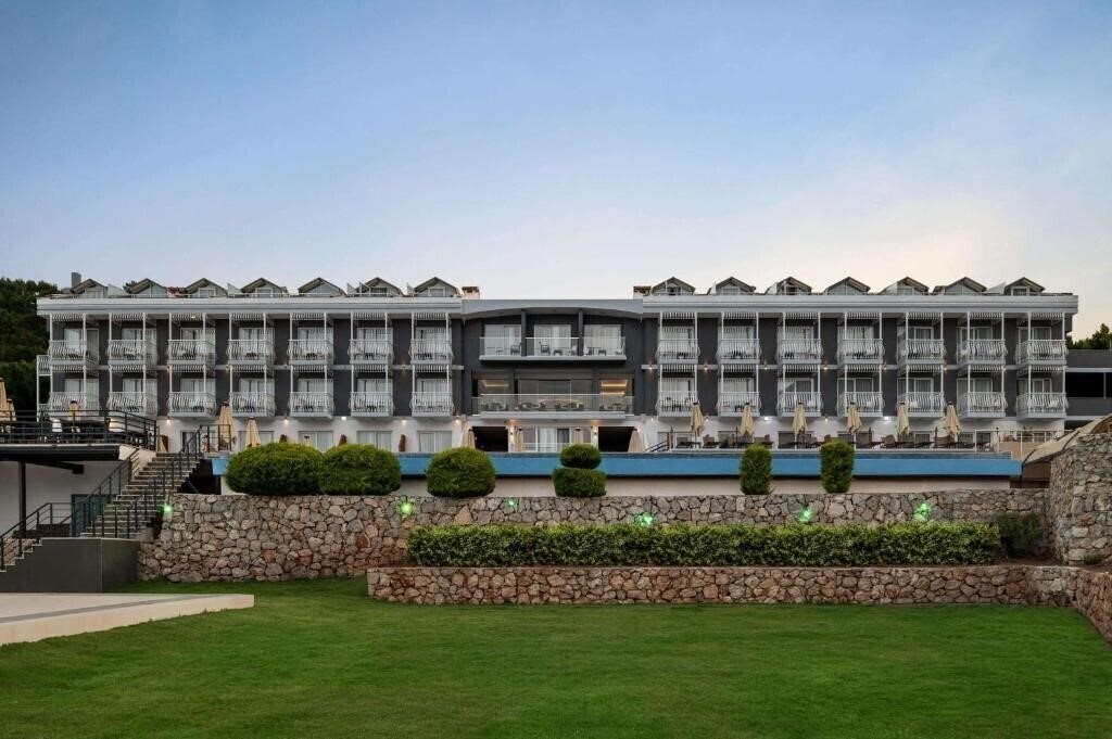 Фотографія Ramada by Wyndham Fethiye Oludeniz 4*