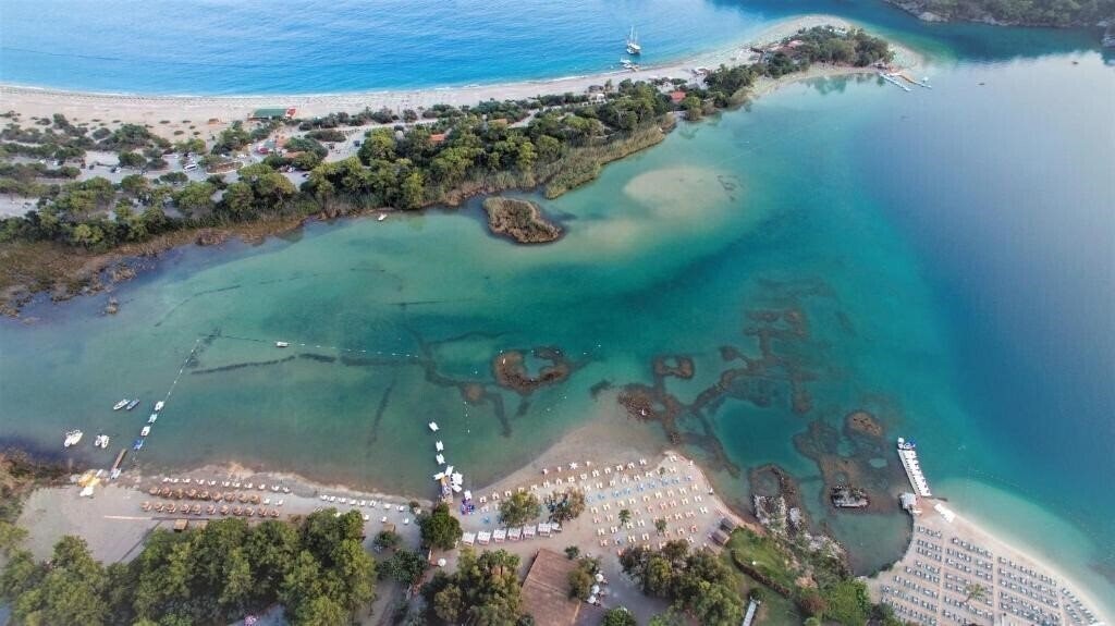 Готель Sugar Beach Club 2*