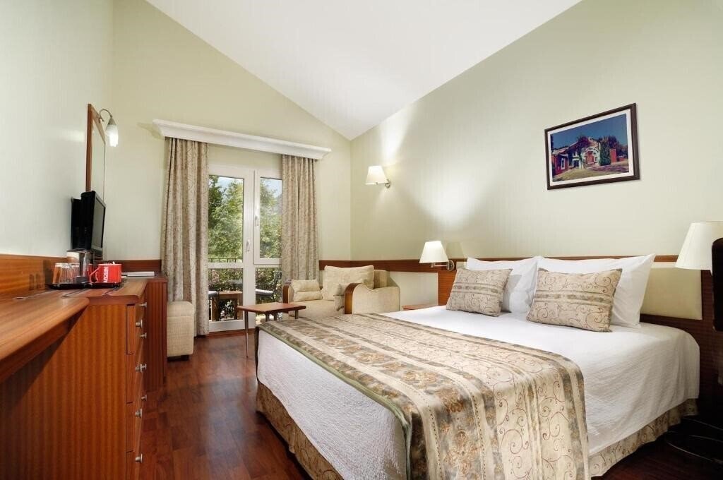 Фото Club Belcekiz Beach 5*