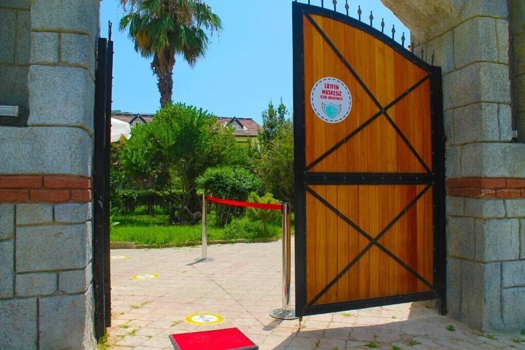 Готель Carmina Hotel Ovacık 3*