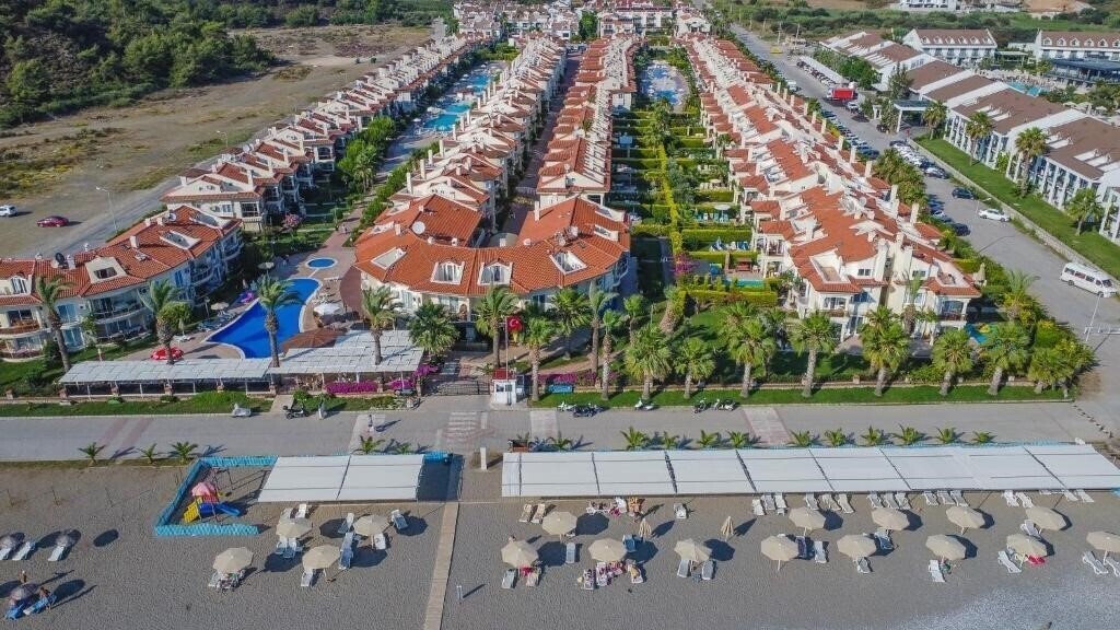 Отель Sunset Beach Club Lebrentals 3*