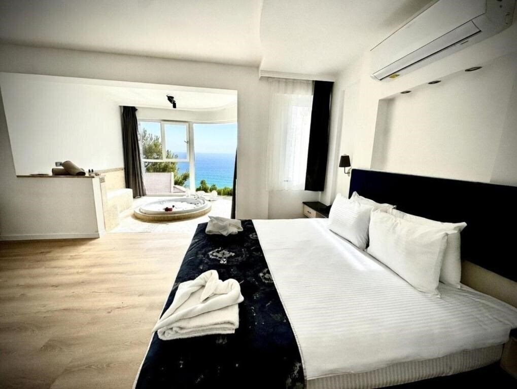 Картинка Azure Palm Suites 4*