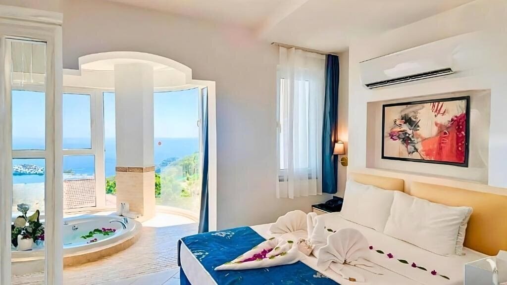 Фотография Azure Palm Suites 4*