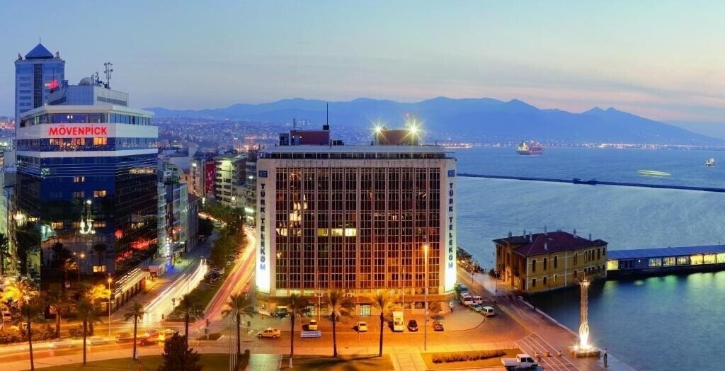 Готель Movenpick Hotel Izmir 5*
