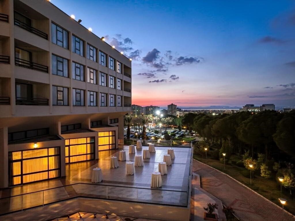 Готель Kaya Izmir Thermal & Convention 5*