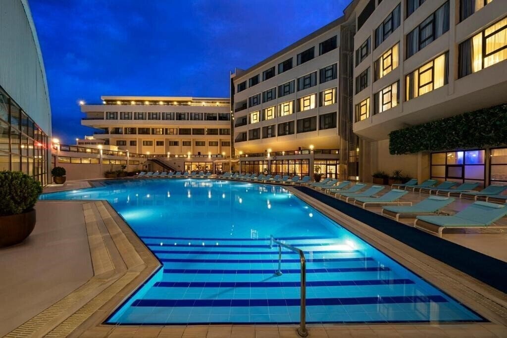 Готель Kaya Izmir Thermal & Convention 5*