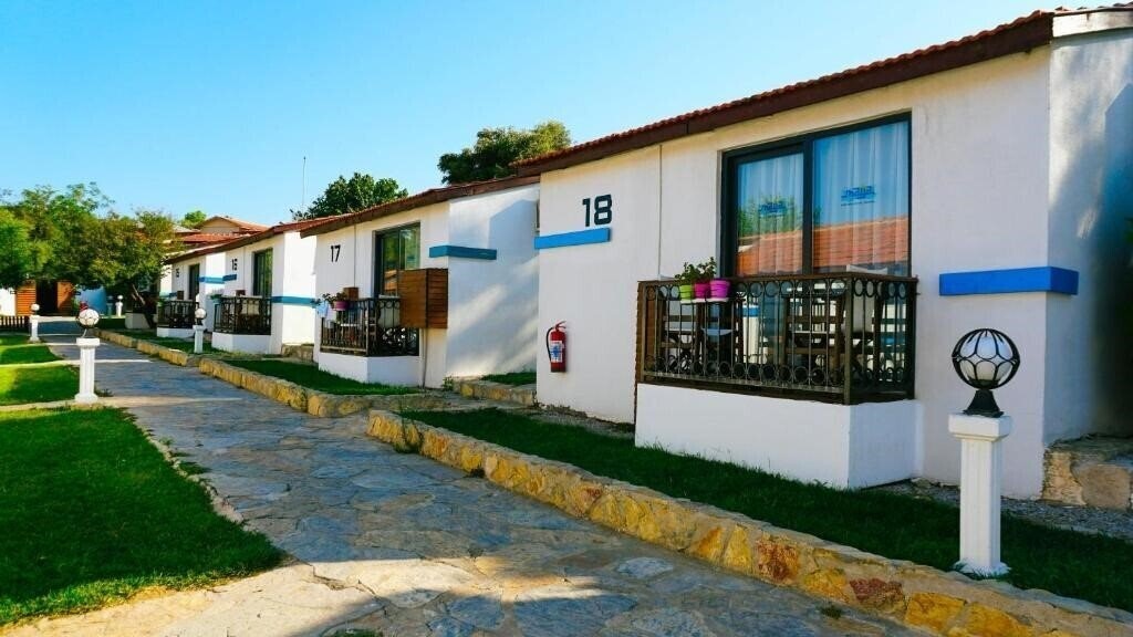 Картинка Maya Bistro Hotel Beach Boutique 3*