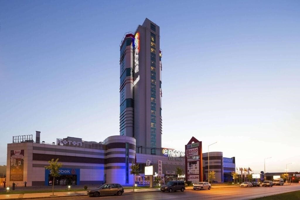 Готель Ramada Encore by Wyndham Izmir 4*