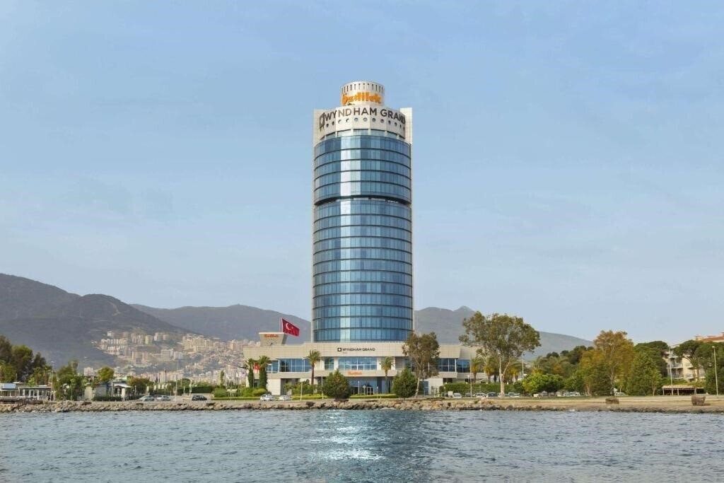 Фото Wyndham Grand Izmir Ozdilek 5*