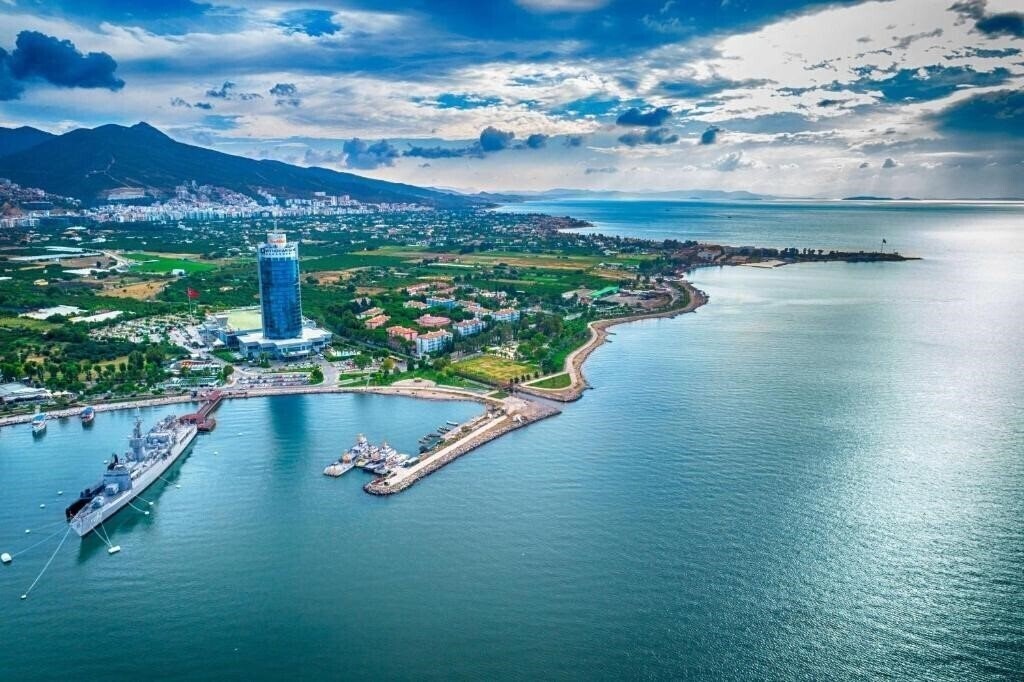 Готель Wyndham Grand Izmir Ozdilek 5*