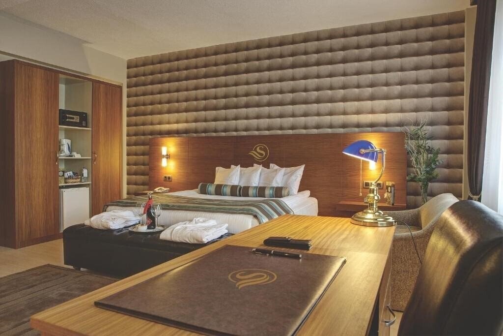 Готель Susuzlu Atlantis Hotel 4*