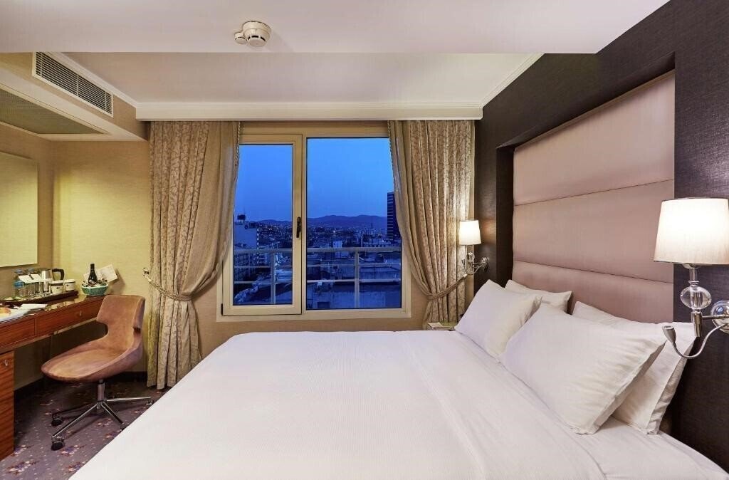 Изображение DoubleTree by Hilton Izmir Alsancak 4*