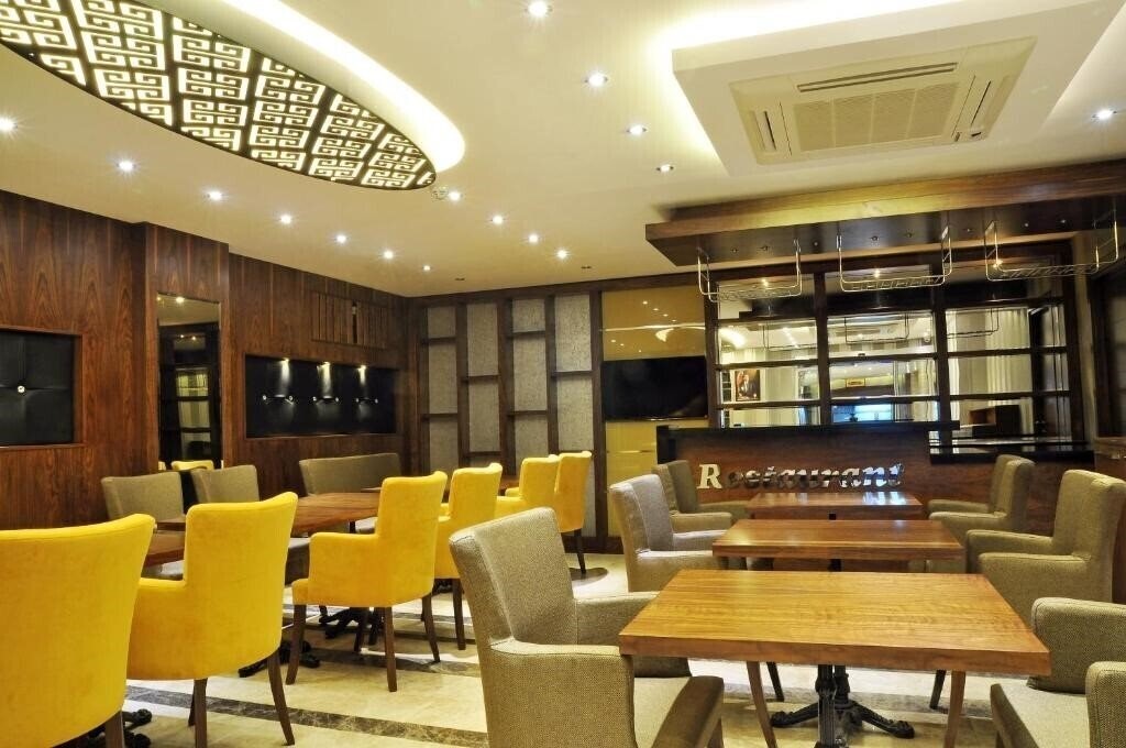 Фотографія Avin Hotel 3*