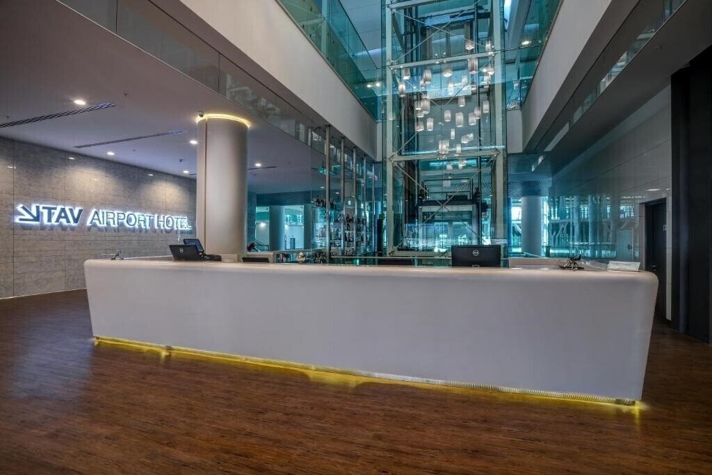 Отель Tav Airport Hotel Izmir 4*