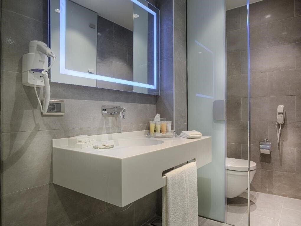 Фотография Tav Airport Hotel Izmir 4*