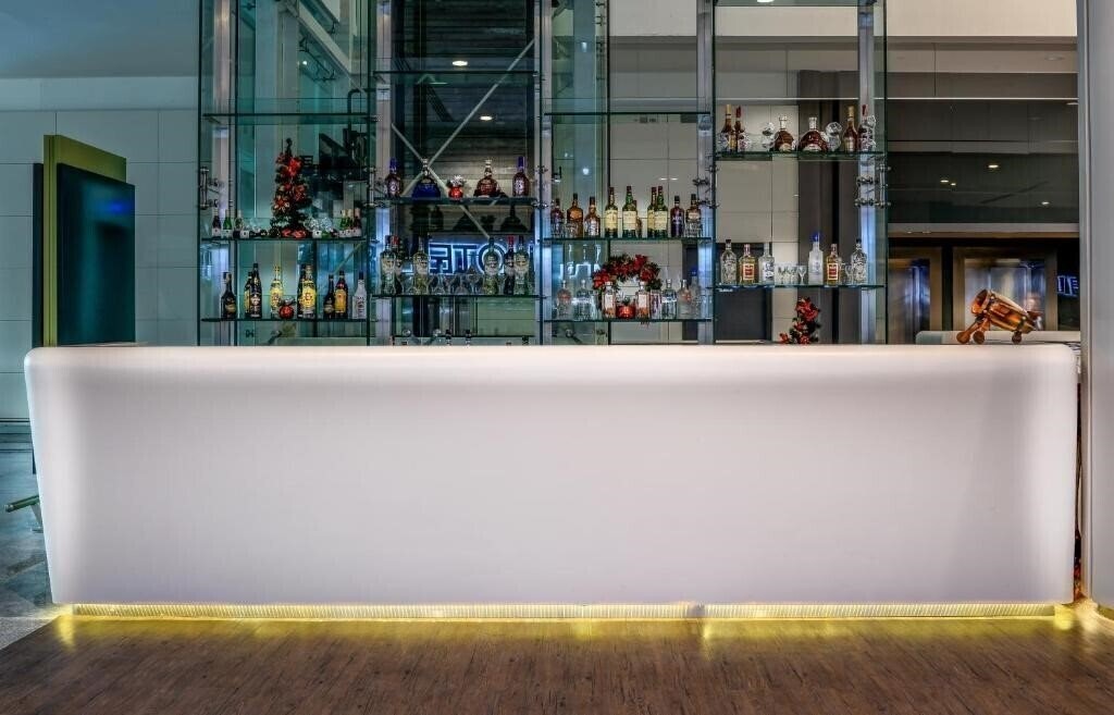 Изображение Tav Airport Hotel Izmir 4*