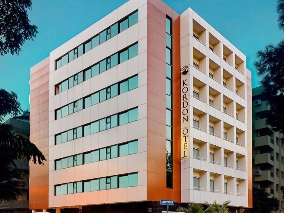 Отель Kordon Alsancak 3*