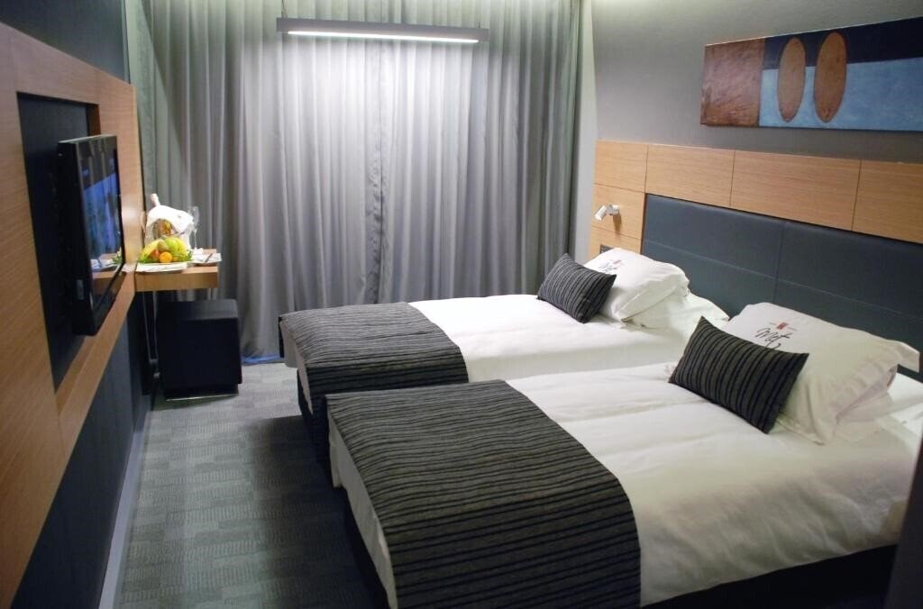 Отель Met Boutique Hotel 4*