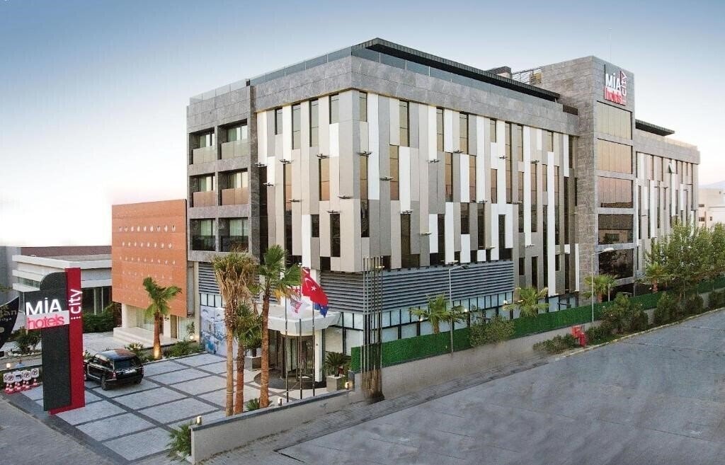 Готель Mia City Hotel 4*