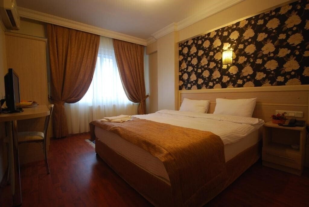 Фото Mini Fuar Otel 2*