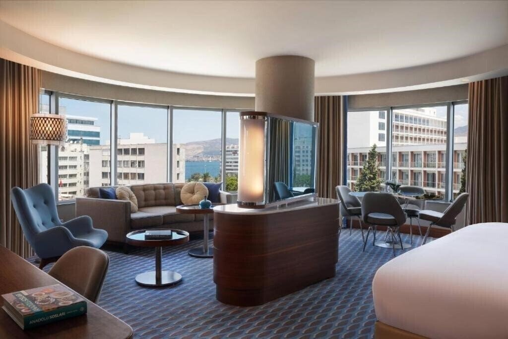 Изображение Renaissance Izmir Hotel 5*