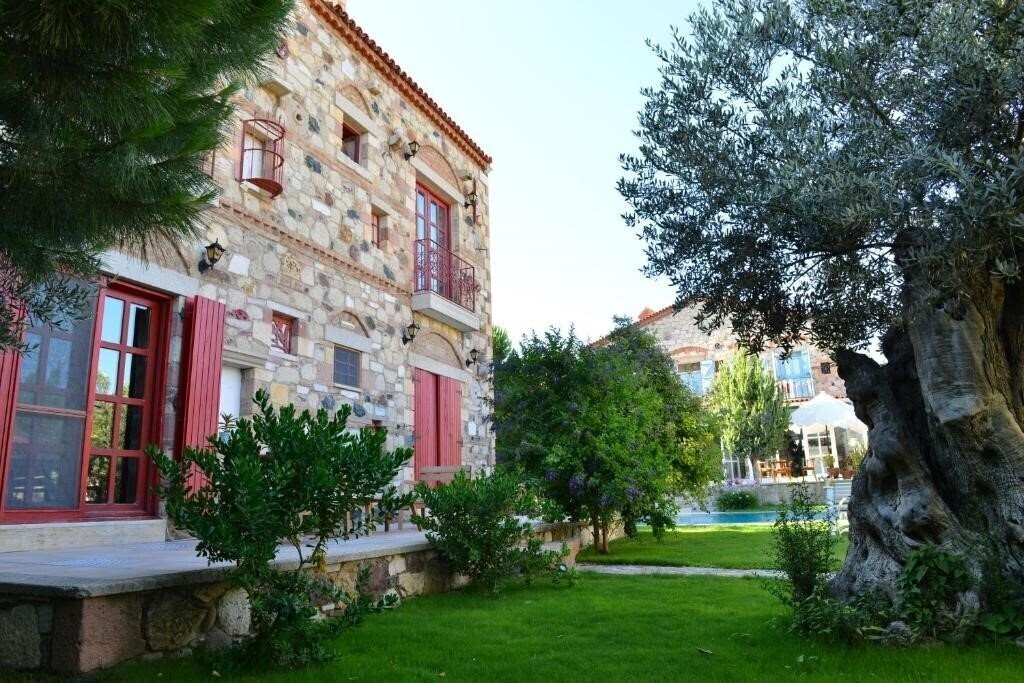 Готель Alacati Zeytin Konak 3*