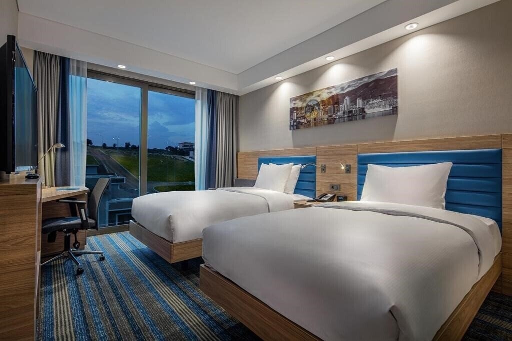Фото Hampton By Hilton Izmir Aliaga 3*