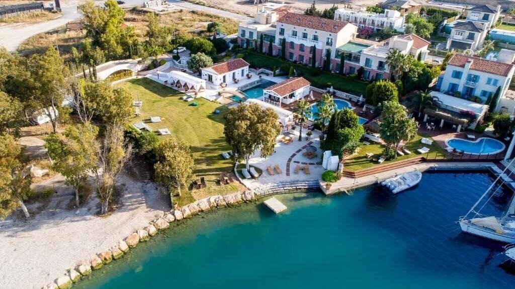 Готель Antmare Hotel 3*