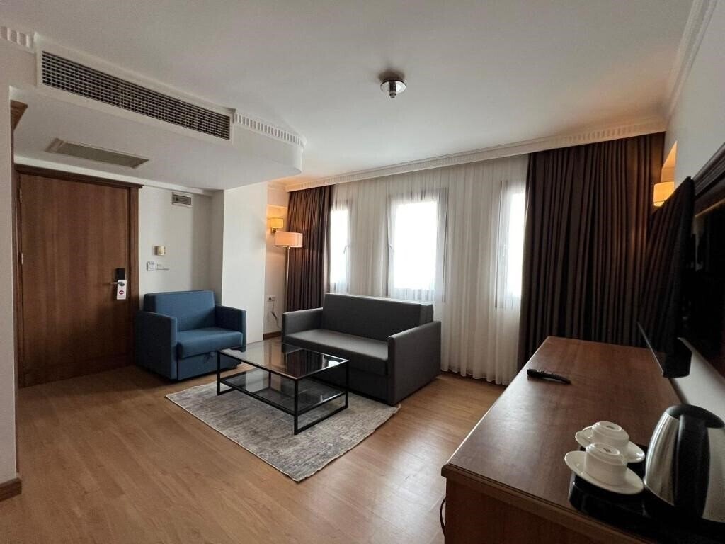 Фотографія Istanblu Hotel Izmir 4*