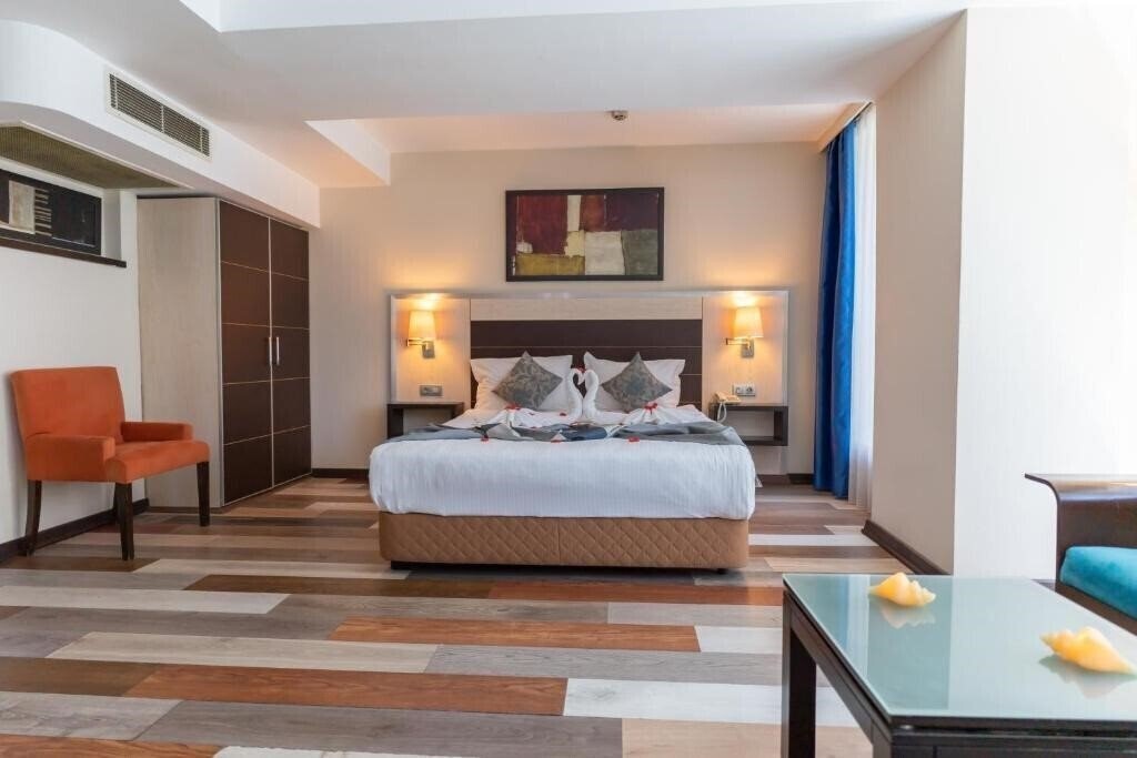 Отель Lazz Hotel by Ketenci 3*