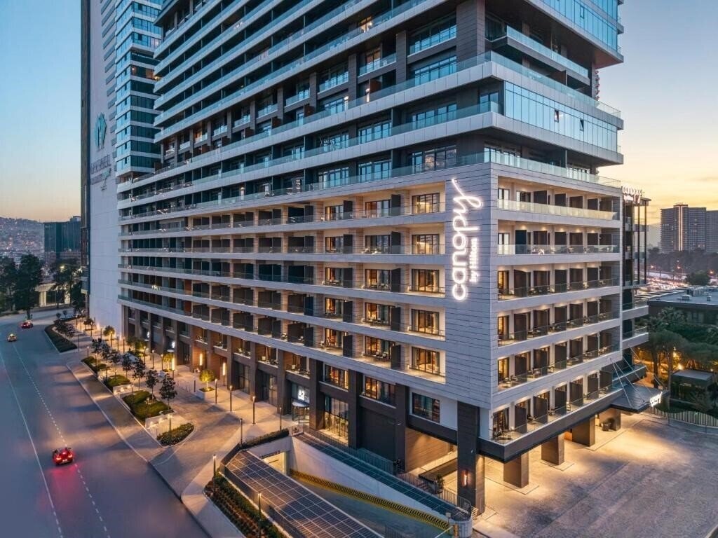 Готель Canopy by Hilton Izmir Bomonti 5*