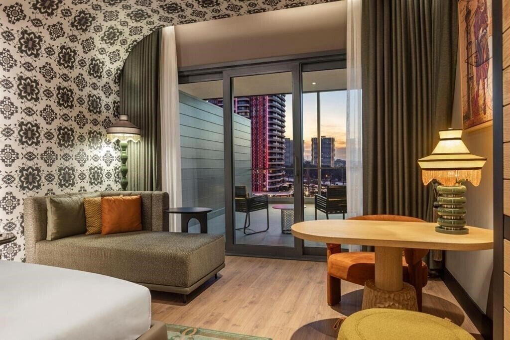Фото Canopy by Hilton Izmir Bomonti 5*