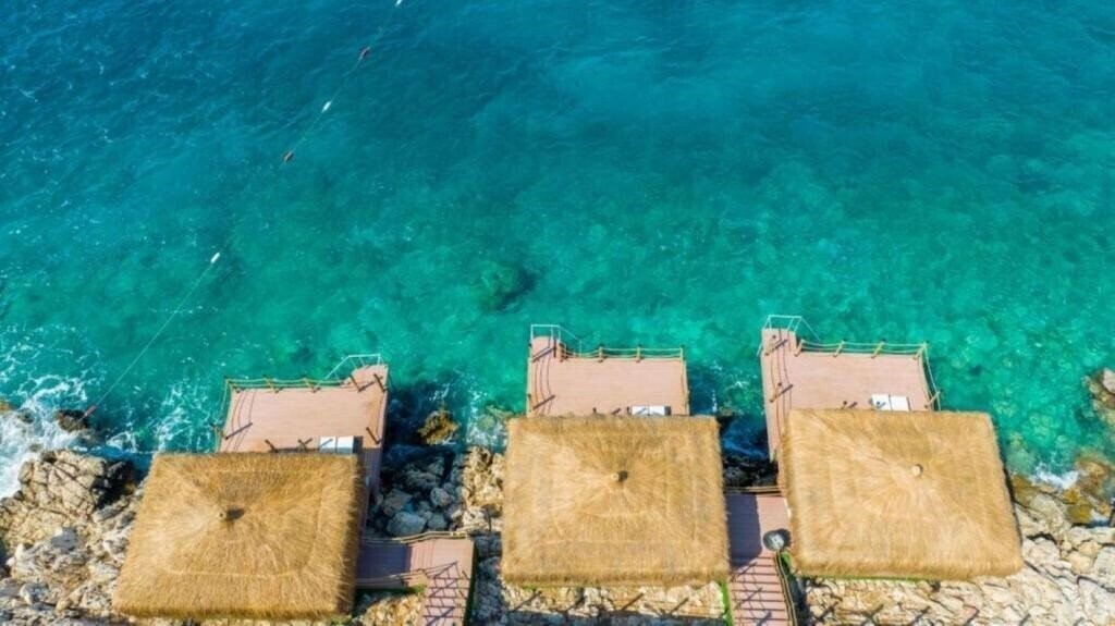 Готель Lures Hotel 4*