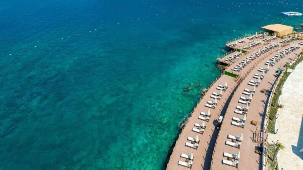 Фото Lures Hotel 4*